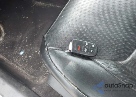 2018 Chrysler 300 Limited z USA, uszkodzony, nr VIN 2C3CCAEG3JH319779